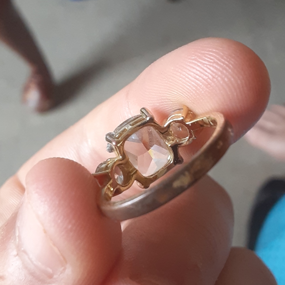 An opal ring - Picture 3 of 3